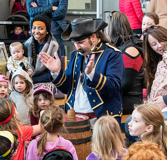 captain corbin strolling magic show